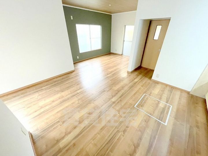 大阪府羽曳野市高鷲10丁目(一戸建)の賃貸物件の居間