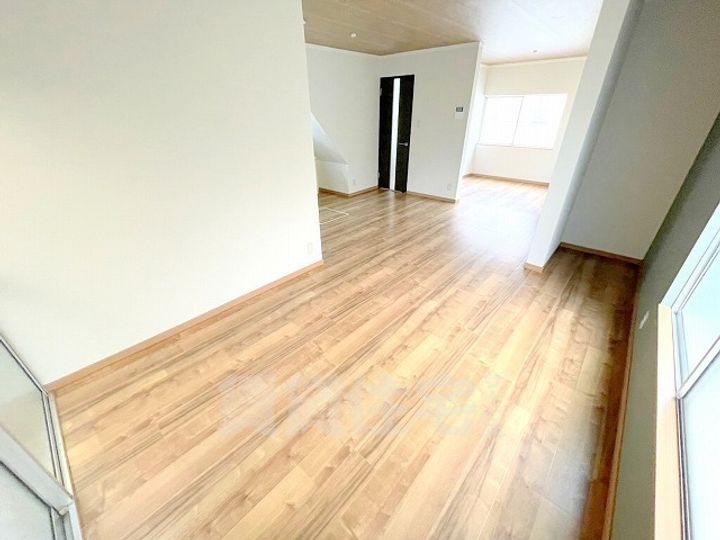 大阪府羽曳野市高鷲10丁目(一戸建)の賃貸物件の居間