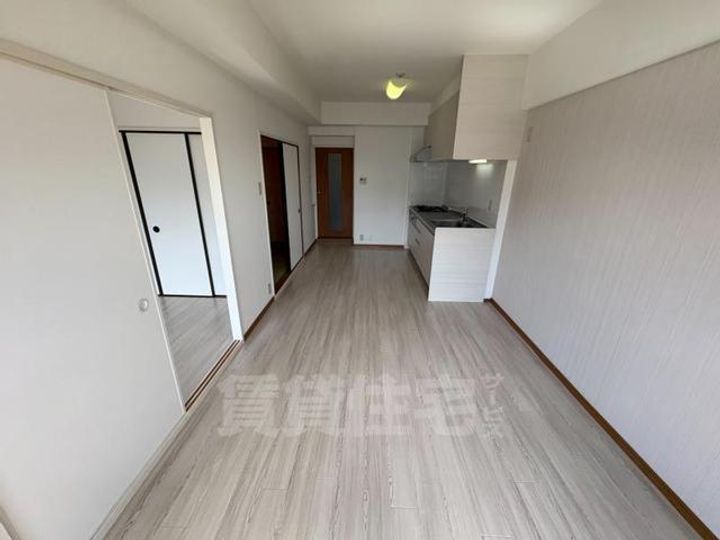 千舟リバーサイドヴィラD棟の居間