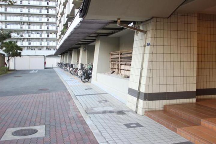 千舟リバーサイドヴィラD棟の玄関