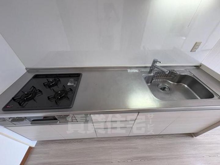 千舟リバーサイドヴィラD棟のキッチン