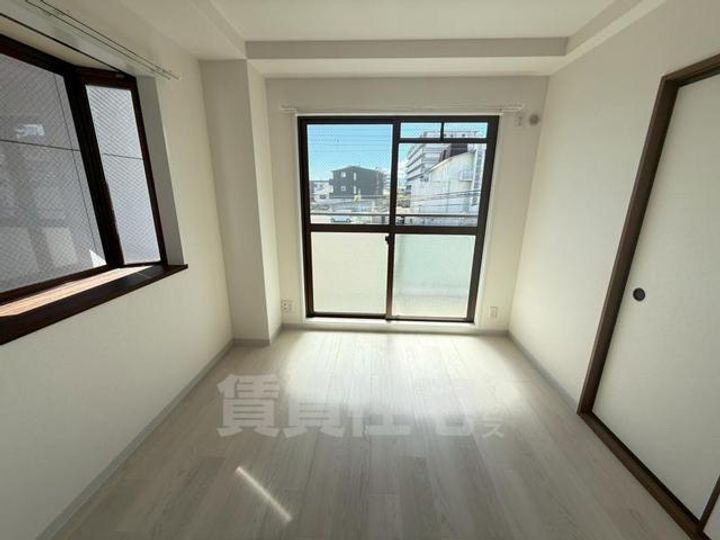 大阪府豊中市熊野町4丁目の賃貸マンションの寝室