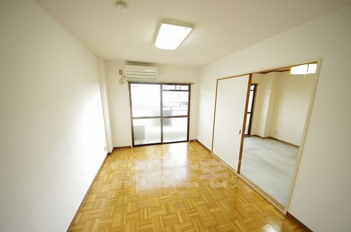 ツイン石切1302の居間