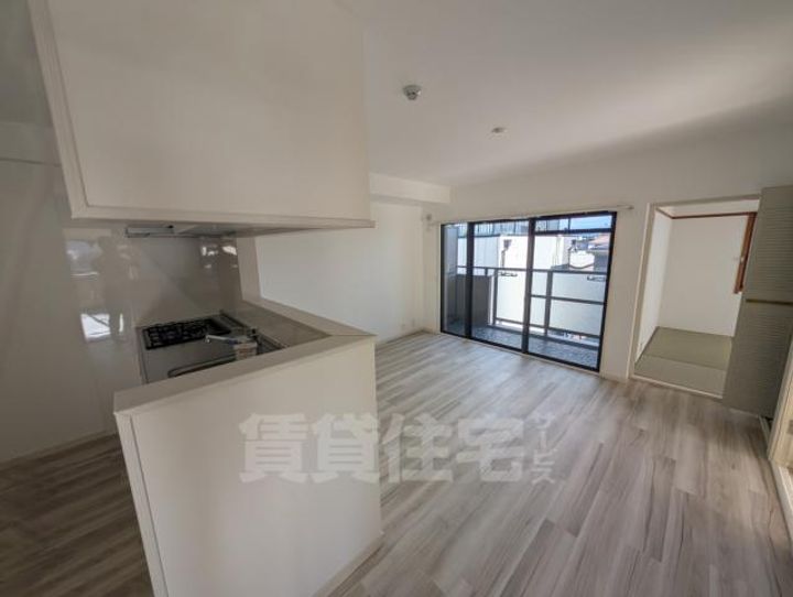 大阪府大阪市東住吉区南田辺3丁目の賃貸マンションの居間