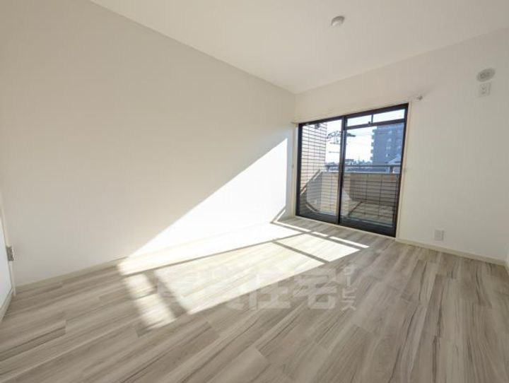 大阪府大阪市東住吉区南田辺3丁目の賃貸マンションの居間
