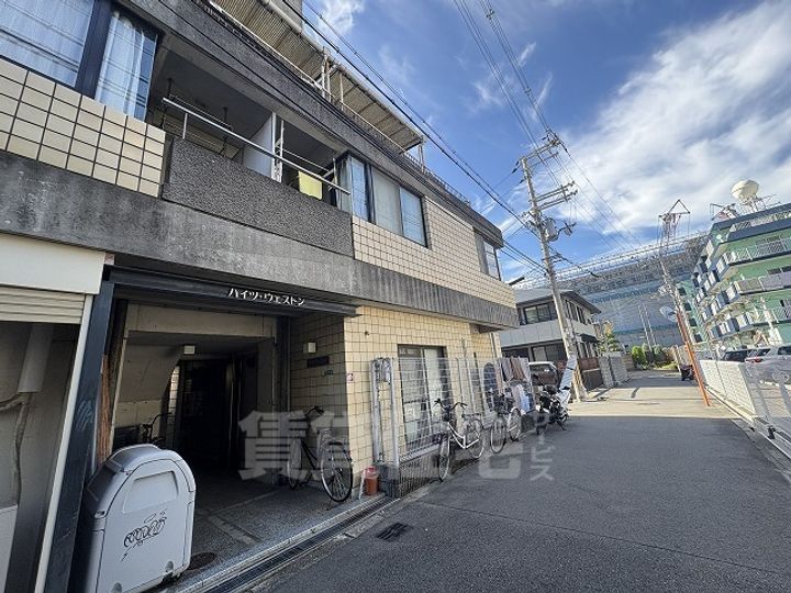 大阪府大阪市淀川区西三国1丁目の賃貸マンションの外観