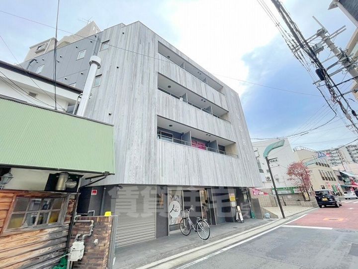 大阪府八尾市北本町2丁目の賃貸マンションの外観