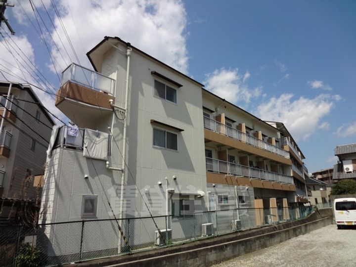 大阪府吹田市山手町3丁目の賃貸マンションの外観
