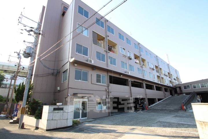 仲川マンションの外観