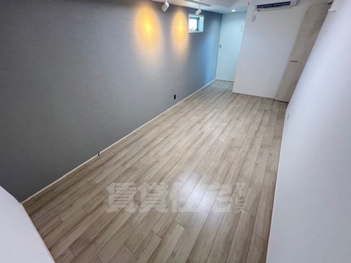 大阪府堺市北区中長尾町3丁の賃貸アパートの居間