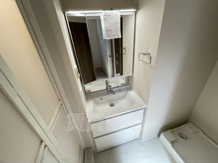 兵庫県神戸市中央区旭通2丁目の賃貸マンションの内装