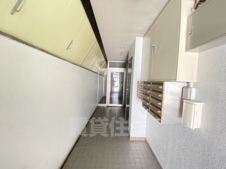 アズマハイツの玄関