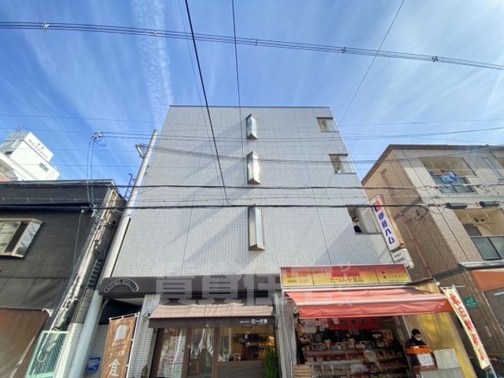 アズマハイツの外観