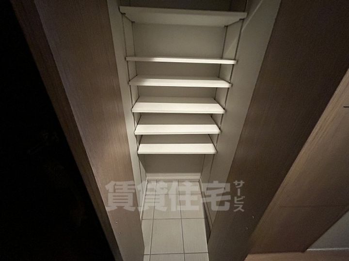 RAXA覚王山の玄関