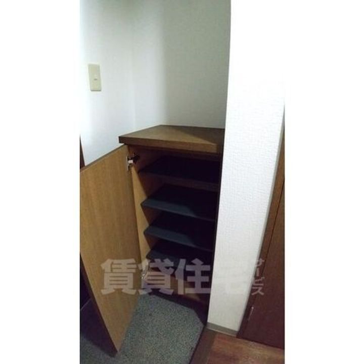 ヒルズかすみの玄関