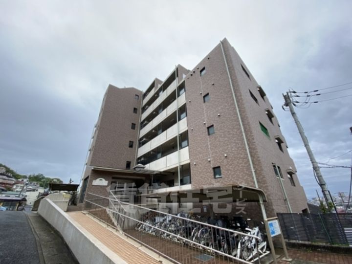 ガーデンコート楠ヶ丘104の外観