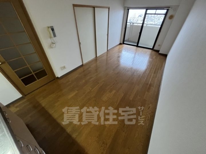 ガーデンコート楠ヶ丘104の居間