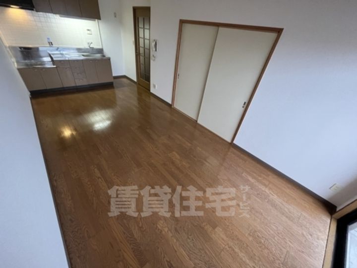 ガーデンコート楠ヶ丘104の居間