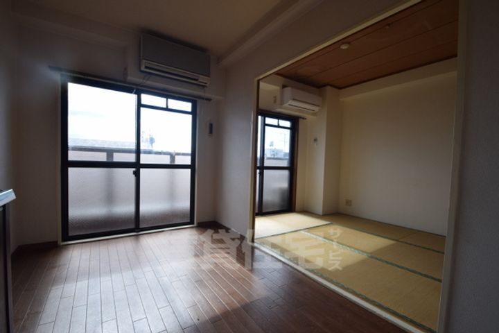 ヴェルドミール照ヶ丘の居間