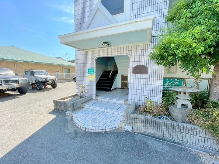 ネオポリス志紀の玄関