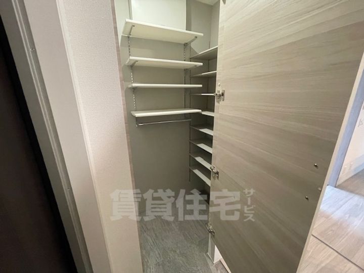 大阪府高槻市下田部町1丁目の賃貸アパートの内装