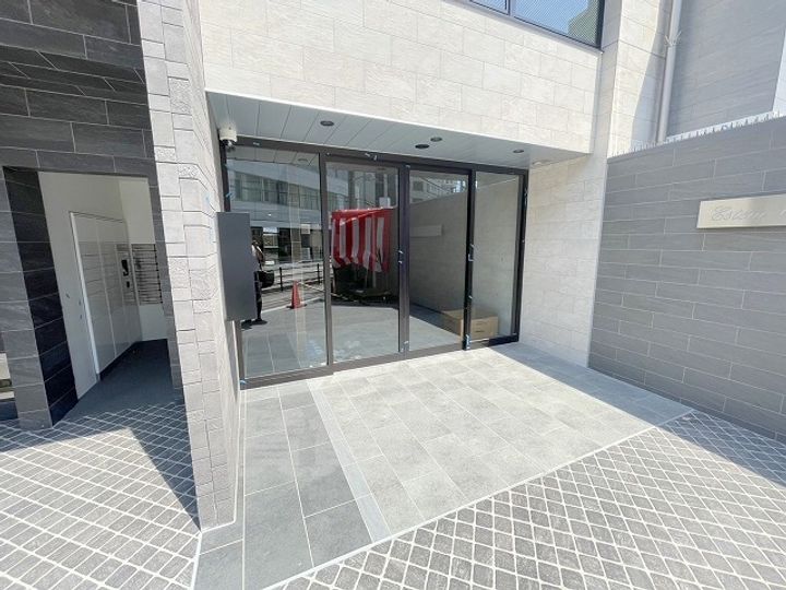 エステムコート大阪プリュームの玄関
