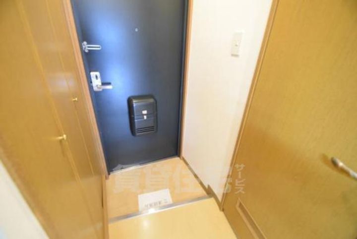 大阪府茨木市中総持寺町の賃貸マンションの玄関