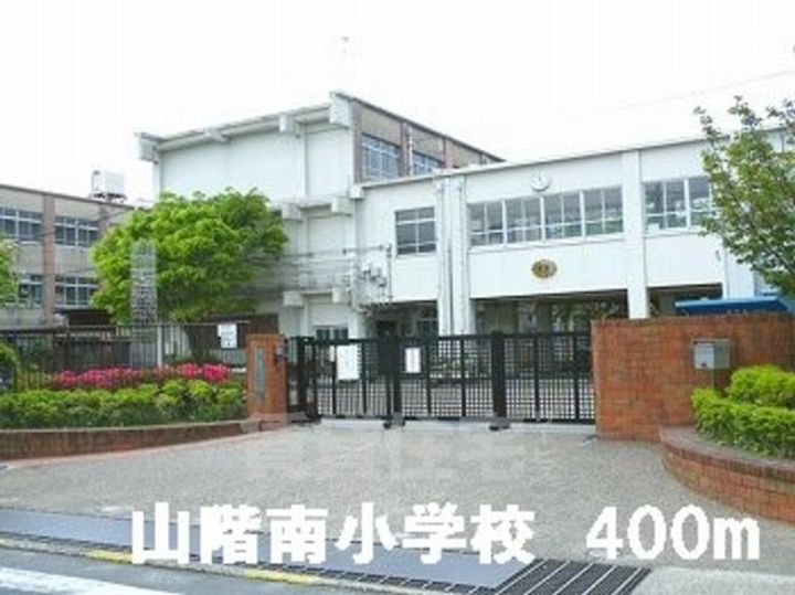 ラルーチェの周辺