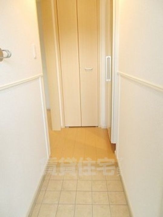 ラルーチェの玄関