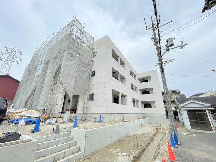 大阪府羽曳野市野々上5丁目の賃貸アパートの外観