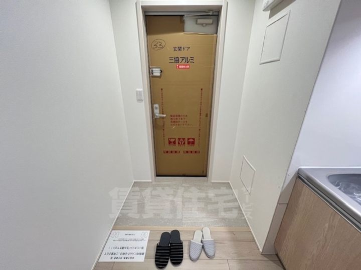大阪府高石市東羽衣2丁目の賃貸アパートの玄関