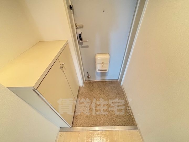 大阪府大阪市東住吉区鷹合1丁目の賃貸マンションの玄関