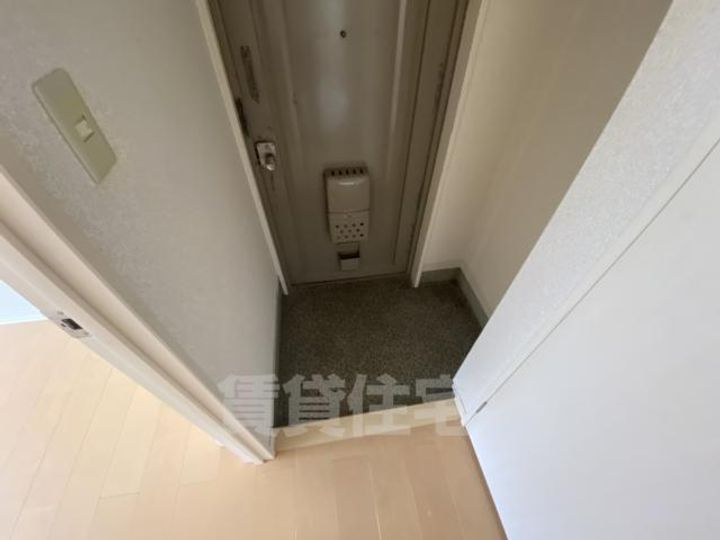 ブレイズ村本の玄関