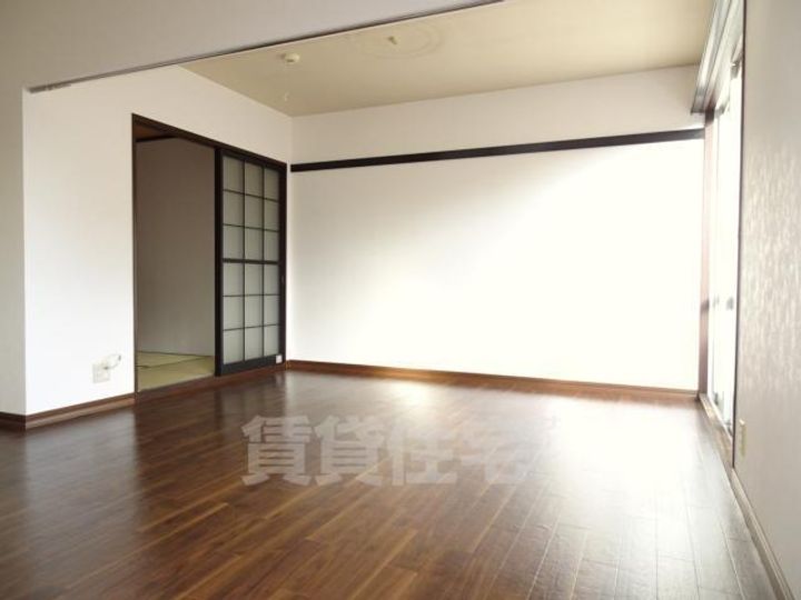 ウエストヒルB棟の居間