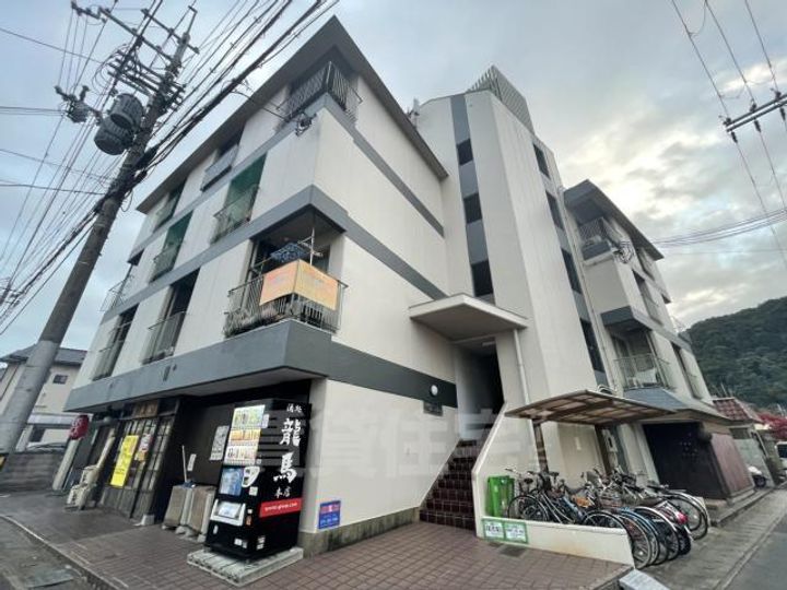 ハイツサンモアの外観