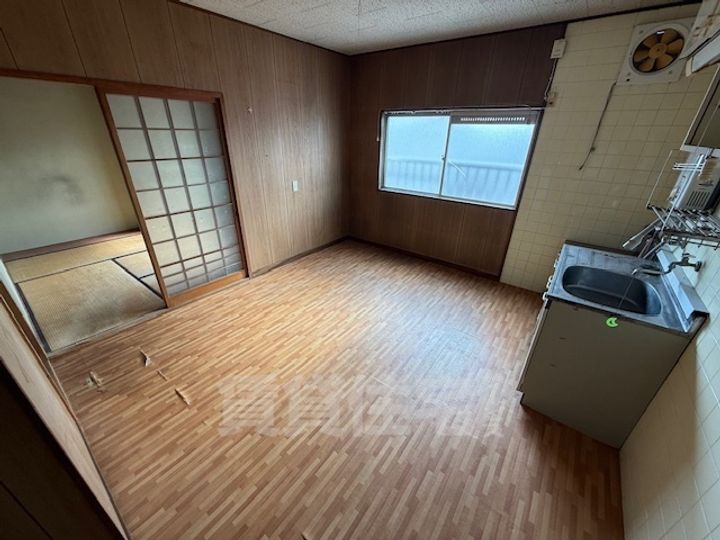 マエダマンションの居間