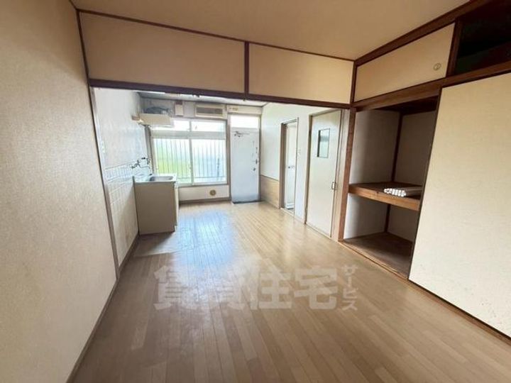 三和マンション201の居間