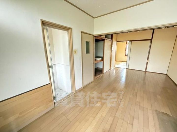 三和マンション201の居間