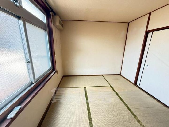 三和マンション201の居間