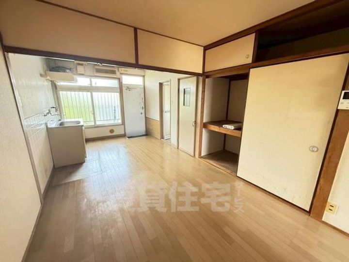三和マンション201の寝室