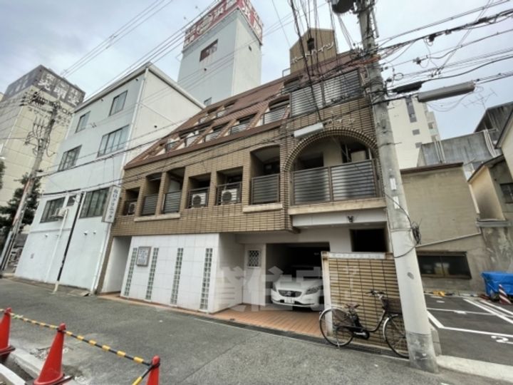 坂口ポートハイツの外観