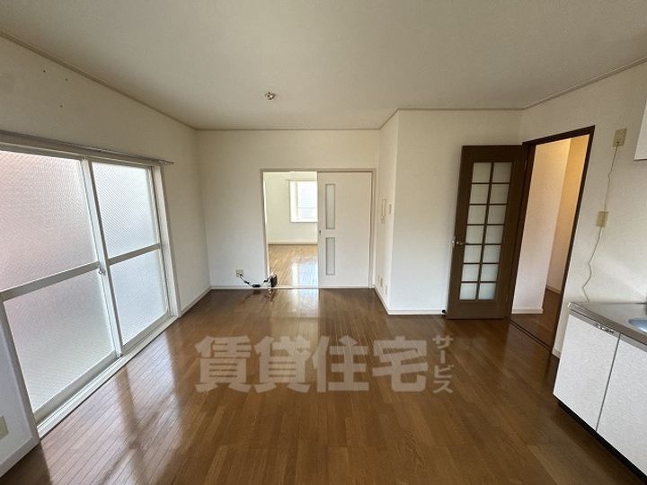サイラント甲風園の居間