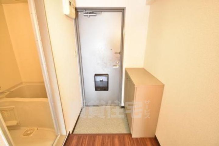大阪府茨木市新中条町の賃貸マンションの玄関
