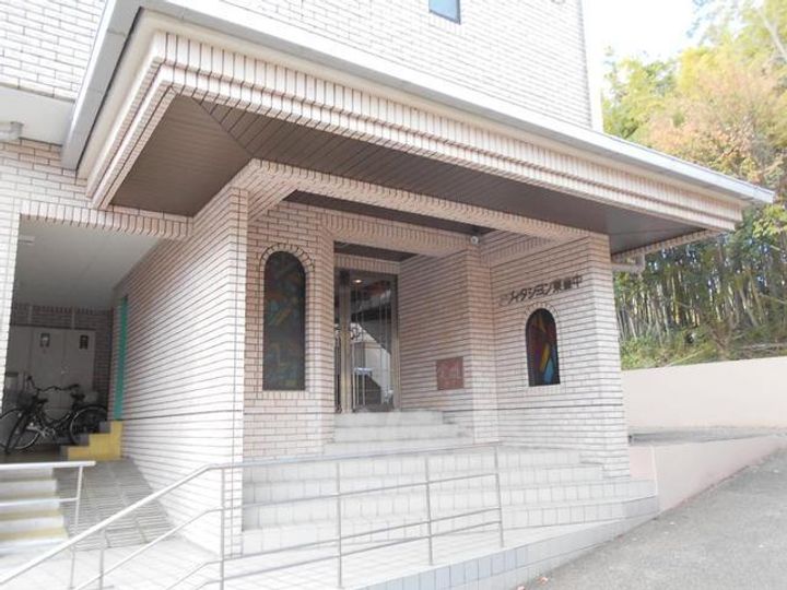コンフィメゾン東豊中の玄関