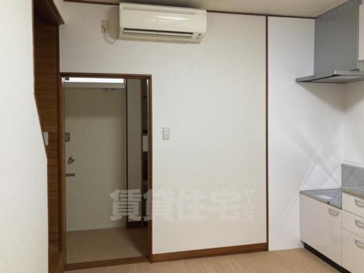 大阪府豊中市岡上の町4丁目(一戸建)の賃貸物件の居間