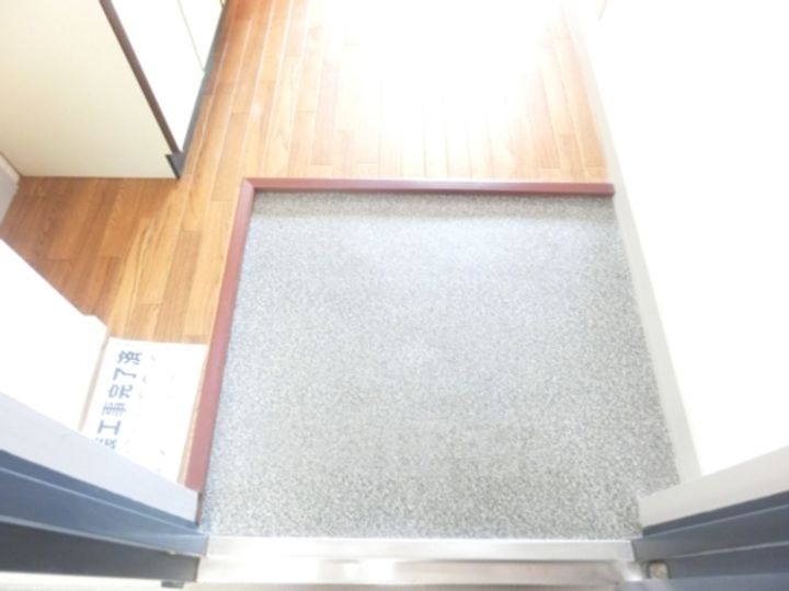 大阪府大阪市住吉区苅田10丁目の賃貸マンションの玄関