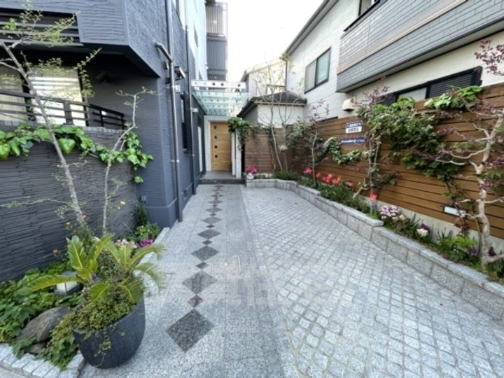 大阪府堺市東区野尻町の賃貸マンションの玄関
