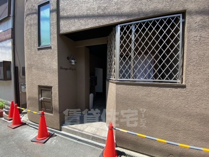 ラルゴハイツの玄関