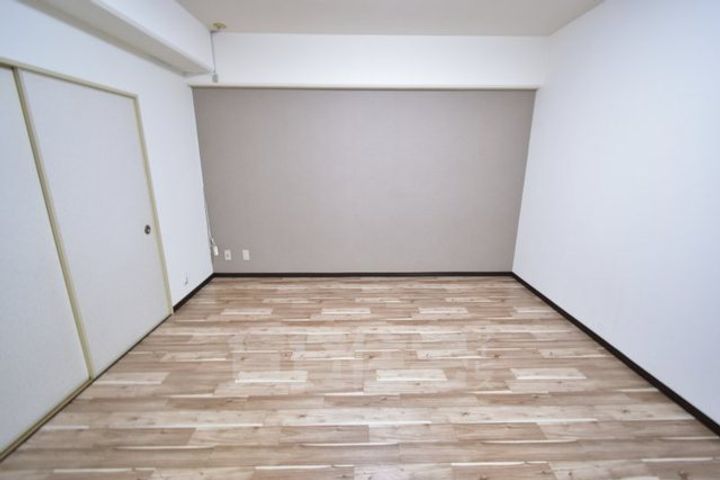 シロハイヌ今米の居間