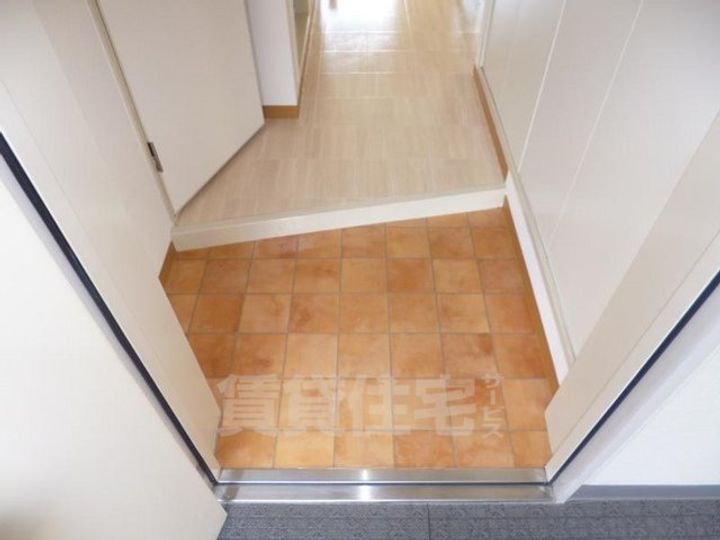 日建CCビルディング311の玄関